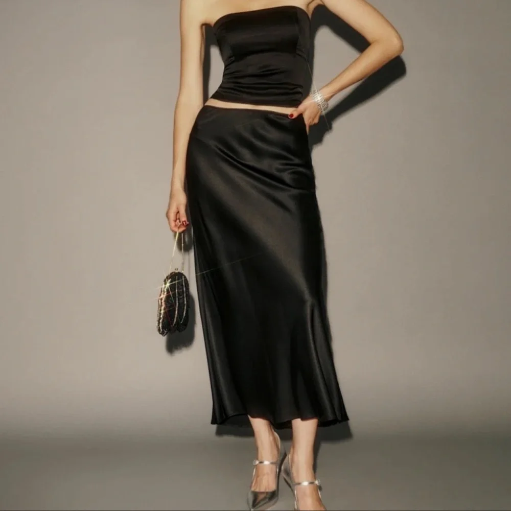Reformation Layla Silk Skirt Black - Picture 3 of 7